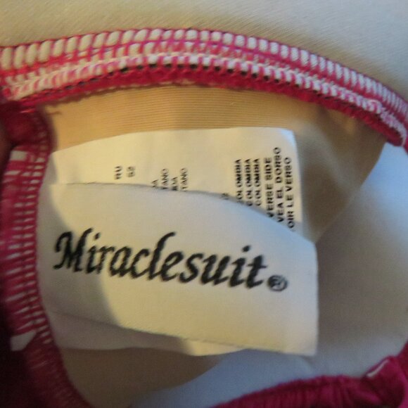 MIRACLESUIT Rialto Hot Fuchsia Pink Ruched Slimming One Piece Swimsuit - Size 16 - Picture 14 of 15